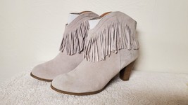 The Fringe Factor Gray Genuine Suede Women&#39;s Size 9 Bootie Cushion Walk 3&quot; Heels - £22.58 GBP