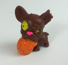 The Ugglys Pet Shop Series 1 Smelliest Brown Stenchy French Bulldog - $89.58 MXN