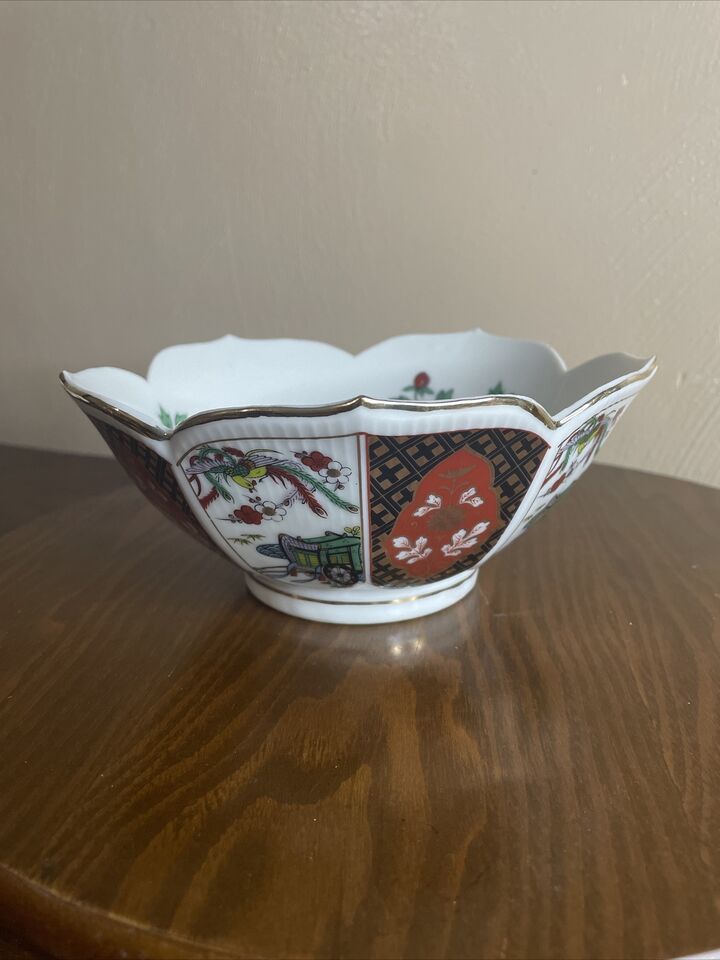 Vintage Lotus Shaped Imari Porcelain Bowl Gilded Trim Made in Japan 7&quot; - $14.01