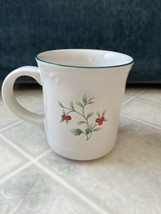 Pfaltzgraff WINTERBERRY MUG Coffee Tea Cup Christmas Holly Berry Berries - $18.69
