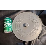 Le Creuset 11 in Round Lid Cover Silicone Oyster Grey - $25.73