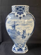 Ancien Hollandais Delft Vase Avec Typique Hollandais Scène. Marquée Bas - £52.41 GBP