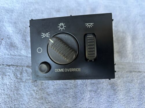 CHEVY SILVERADO/GMC SIERRA TRUCK HEADLIGHT SWITCH OEM 1999-2002 - $27.00