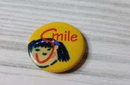 Vintage 1994 American Girl Grin Pin &quot;Smile&quot; Pleasant Company 1 Inch - $3.95