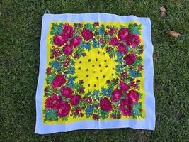 Vintage floral cotton kerchief from the 60s, Retro headscarf, folk pattern - $20.00