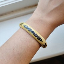 Vintage Woven Rattan Southwestern Native Design Handmade Cream &amp; Navy Bracelet - £23.16 GBP