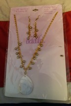 015 NIP Beyond Beautiful 18&quot; Necklace and Earring Set Cousin Shell Gold Pearl - £6.20 GBP