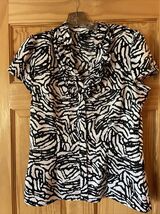 East 5th Short Sleeve Top Size Medium - $137.51 MXN