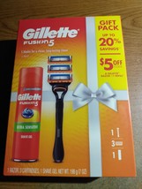 GILLETTE Fusion 5 Gift Pack Razor, Three 5 Blade Cartridges &amp; Shave Gel NEW - £11.76 GBP