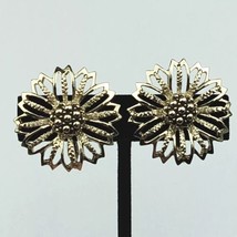 Sarah Coventry Gold tone Sunflower Large Flower Clip on Earrings - £6.14 GBP