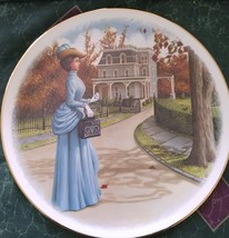 1979 National Association of Avon Clubs Presentation Plate #1333 Blue Mrs. Albee - $7.70