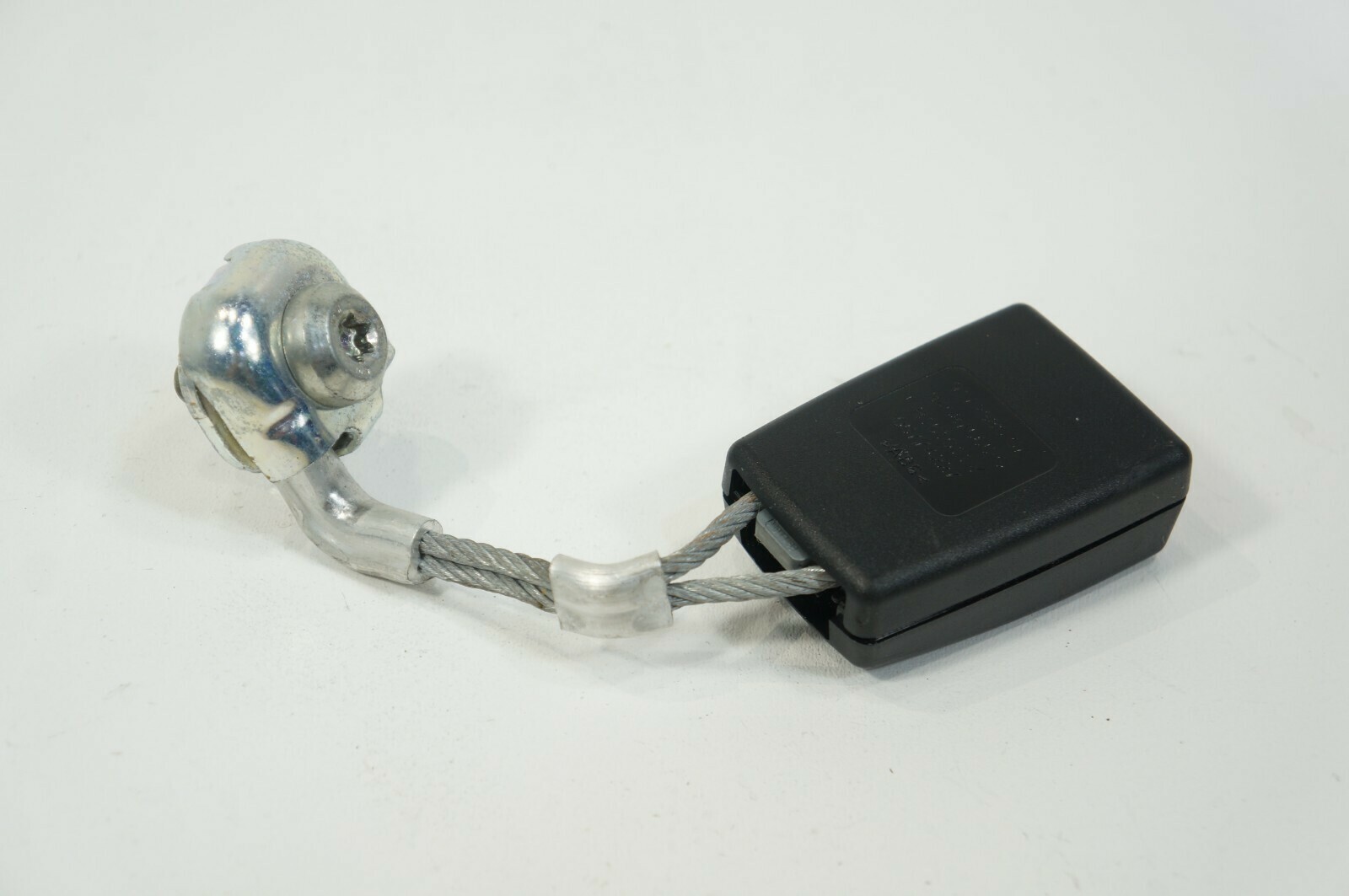 11-2016 bmw f10 528i 535i rear right passenger side seat belt buckle receiver Item image 7