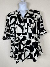 NWT Cocomo Womens Plus Size 3X Blk/Wht Abstract Studded V-neck Top Elbow Sleeve - £22.99 GBP