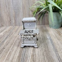 Vintage Royal Cast Iron Toy Stove, Salesman Sample, Dollhouse Miniature (Damage) - £13.90 GBP