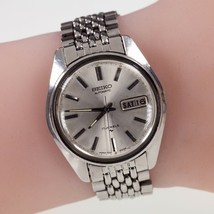 Seiko Stainless Steel Automatic Men&#39;s Watch with Day/Date Feature 7006-8007 - £685.37 GBP
