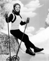 Shirley Temple Skiing Great Pose In Ski Clothes 8x10 Photo (20x25 cm approx) - £7.66 GBP