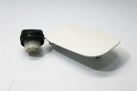 2005-2012 ACURA RL EXTERIOR FUEL GAS DOOR LID WITH GAS CAP P2528 image 4
