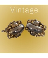 Vintage Domed Shiny & Swirled Gold Tone Screw Back Earrings Sixties Shells  - $633.31 MXN Vintage Domed Shiny & Swirled Gold Tone Screw Back Earrings Sixties Shells  - $633.31 MXN