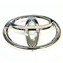 Toyota Genuine Front Panel Emblem 75311-0C030 TUNDRA/SEQUOIA Uck Tacoma GRN2 - £51.22 GBP