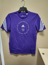 Adidas Washington Huskies Fashion Tee Mens Medium Purple GV4717 - $19.00