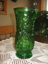 Hoosier Glass -Tall Vase-Emerald Green- Art Deco-Crinkle- #15- 8.5&quot;-USA - $190.36 MXN