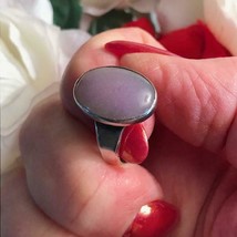 Vintage Sterling Silver Cabochon Lavender Jade Gemstone Ring - Size 7 - £61.43 GBP