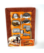 Vintage Play Pots Pans Kids Aluminum Baking Set Toy Kitchen Cookie Cutter - $1,039.28 MXN