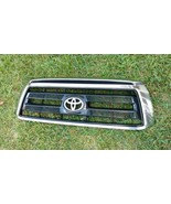 2011-2013 TOYOTA TUNDRA FRONT RADIATOR GRILL CHROME W/EMBLEM &amp;TOP BRACKETS - $392.54 CAD