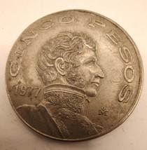 1977 MEXICO CINCO PESOS COIN - $5.00