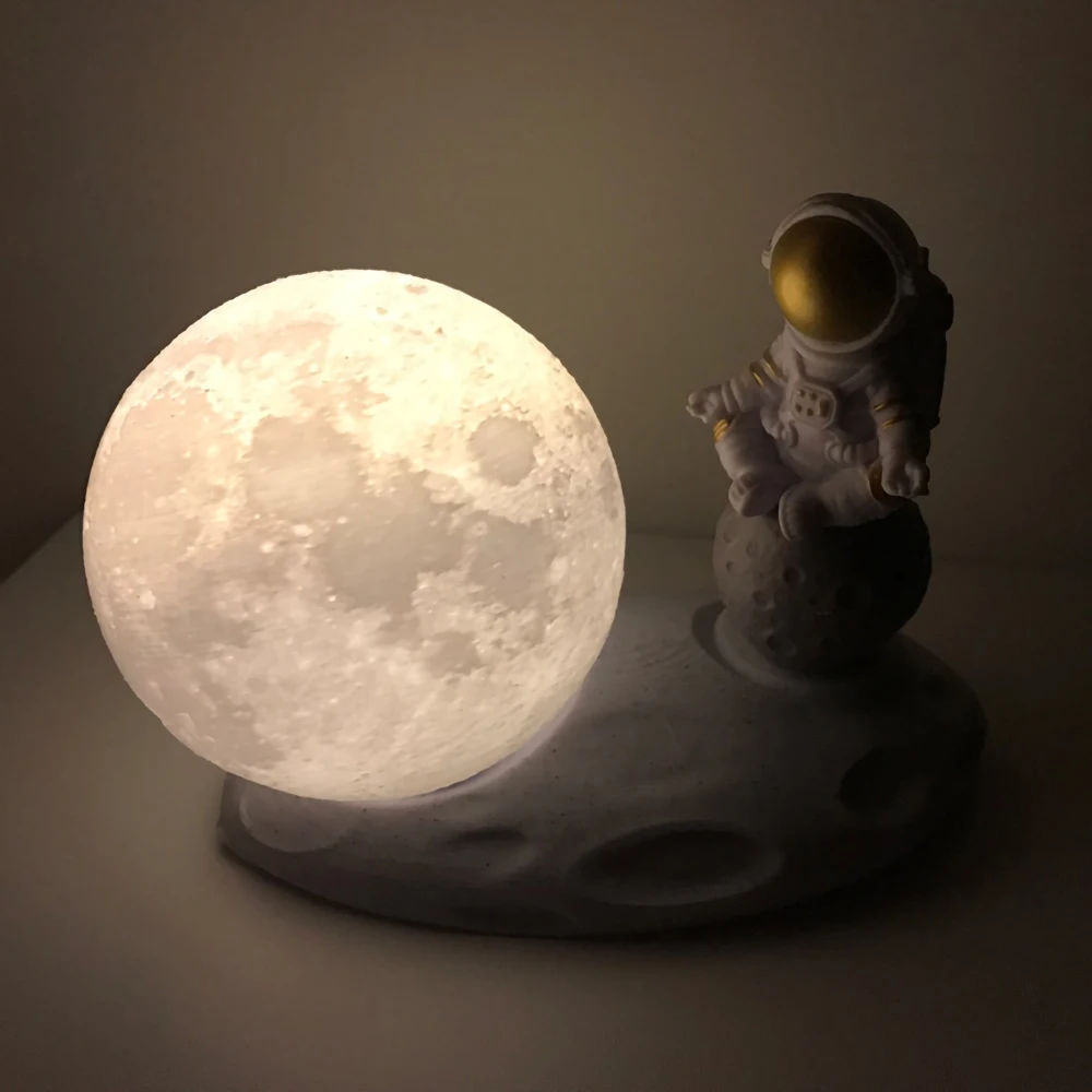Creative 8cm Moon Astronaut Night Light Space Man Room Bedside Bedroom Table - £16.28 GBP