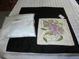 Nwt Linen Source Crewel Embroidered Floral Pillow Cover &amp; Form - 18&quot; X 18&quot; - £27.42 GBP