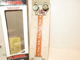LIONEL MPC 12716 LIGHTED SEARCHLIGHT TOWER BXD  0/027- BROKEN TAB- B3 - $23.81