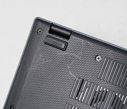 Acer Aspire 3 Touch 15.6" AMD Ryzen 5 7520U 8GB RAM 512GB SSD image 11