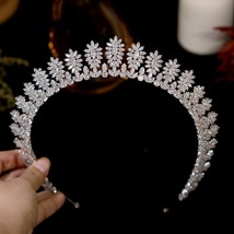 New Design Tiara Ekstensi Mahkota Pengantin Bridal Headpiece For Weddings Diadem - £92.92 GBP