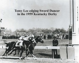 1959 - TOMY LEE edging Sword Dancer in the Kentucky Derby - 10&quot; x 8&quot; - £15.68 GBP