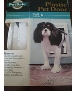 Petsafe Pet Safe Plastic pet Door PPA00-109 Size: Small 1-15 pounds NEW - $680.25 MXN