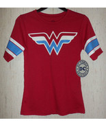 NWT WOMENS / JUNIORS DC COMICS WONDER WOMAN RED NOVELTY KNIT TOP  SIZE S... - €15,96 EUR