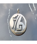 Beauford Dawahoya  (Hopi)  VINTAGE  OVAL PENDANT - $5,215.95 MXN