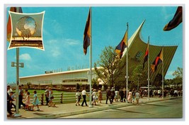 General Motors Futurama Building New York Worlds Fair NY UNP Chrome Postcard U10 - £3.48 GBP