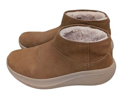 Women&#39;s Skechers Sz 11 Max Cushion Low Top Boots Suede Excellent Condition - $32.66