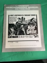 1966 Night Of The Grizzly Merchandising Press Kit Vintage Cinema Clint W... - $3,747.84 MXN