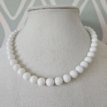Vintage White Milk Glass Bead 17&quot; Beaded Necklace - £16.19 GBP