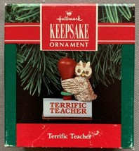 Hallmark 1991 Terrific Teacher Owl Stamper Christmas Ornament - £3.16 GBP