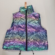 Almost Famous RN#52469 Women’s Iridescent Rainbow Zip Quilted Vest Size Medium image 12