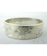 Bangle Bracelet NCR Co Birmingham 1956 23.4g Small Hinged .75&quot; Flowers Read - $108.61 CAD