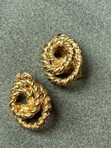 Vintage Monet Marked Twist Goldtone Wound Oval Clip Earrings – signed on back of - £10.30 GBP