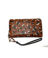 New Fossil Women&#39;s Sydny Leather Zip Smartphone Wristlet Cheetah - $81.22 CAD