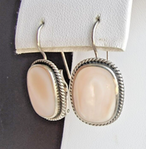GORGEOUS VINTAGE 925 STERLING SILVER  16x12 mm. MOTHER OF PEARL EARRINGS - $884.36 MXN