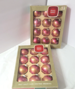 Vtg SHINY BRITE Lot 24 Christmas Ornaments Ombre PINK GOLD in Box Silver... - $1,394.58 MXN