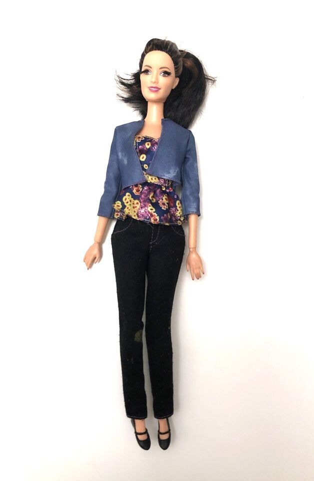 Mattel 2015 Flats To Heels Raquel Doll Floral Shirt, Jeans & Jacket *See Descrip - $20.24